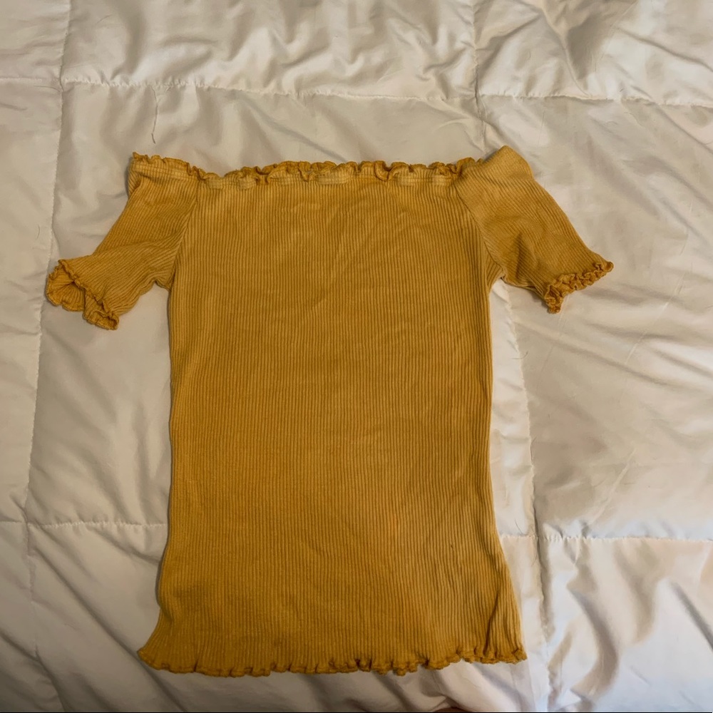 Cropped yellow shirt